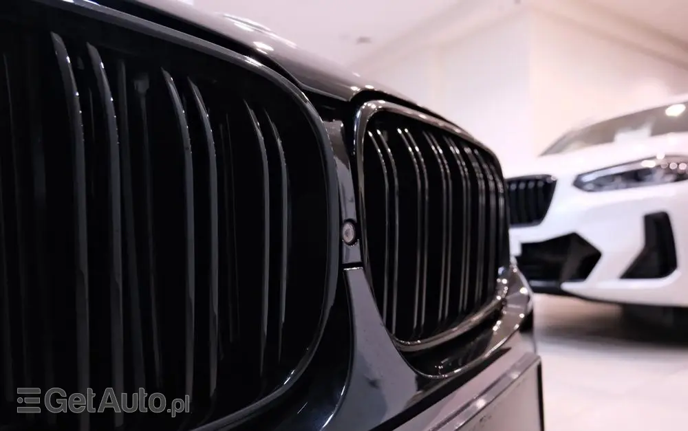 BMW Seria 7 750Li xDrive Edition Exclusive