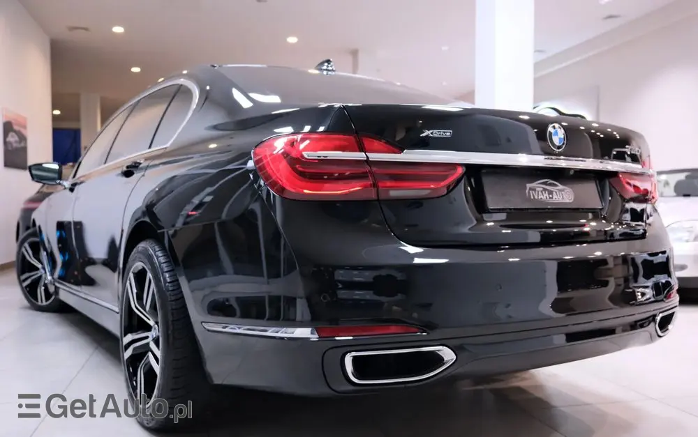 BMW Seria 7 750Li xDrive Edition Exclusive