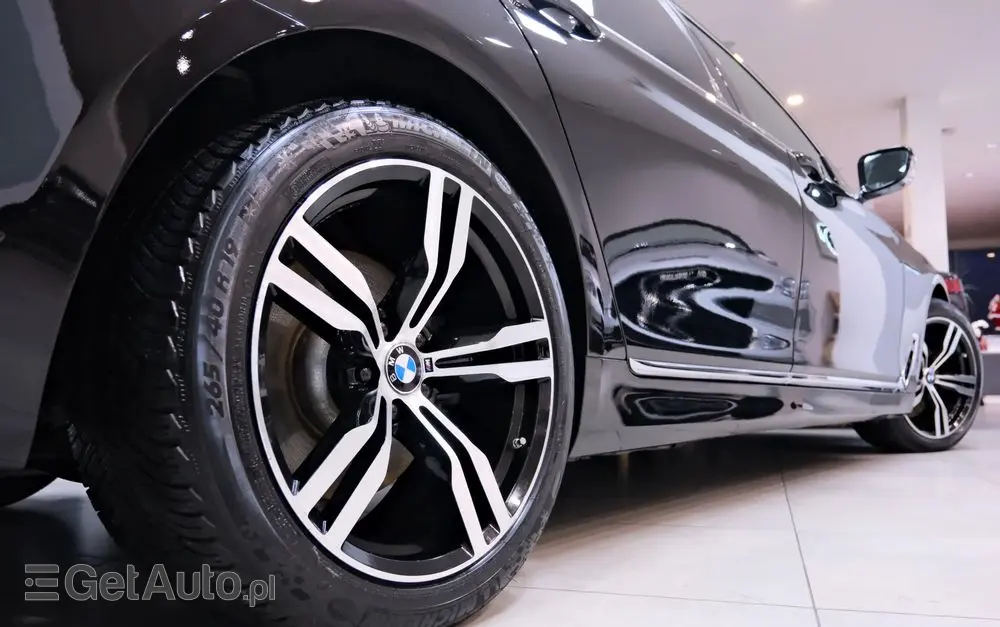 BMW Seria 7 750Li xDrive Edition Exclusive