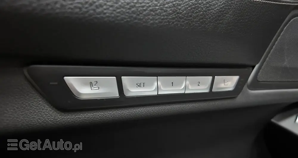 BMW Seria 7 750Li xDrive Edition Exclusive