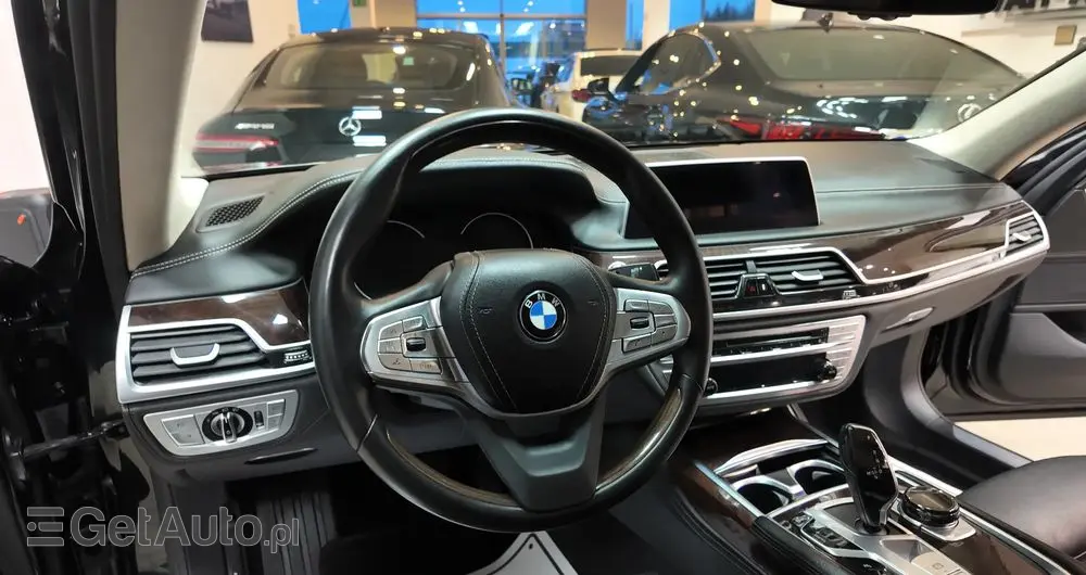 BMW Seria 7 750Li xDrive Edition Exclusive