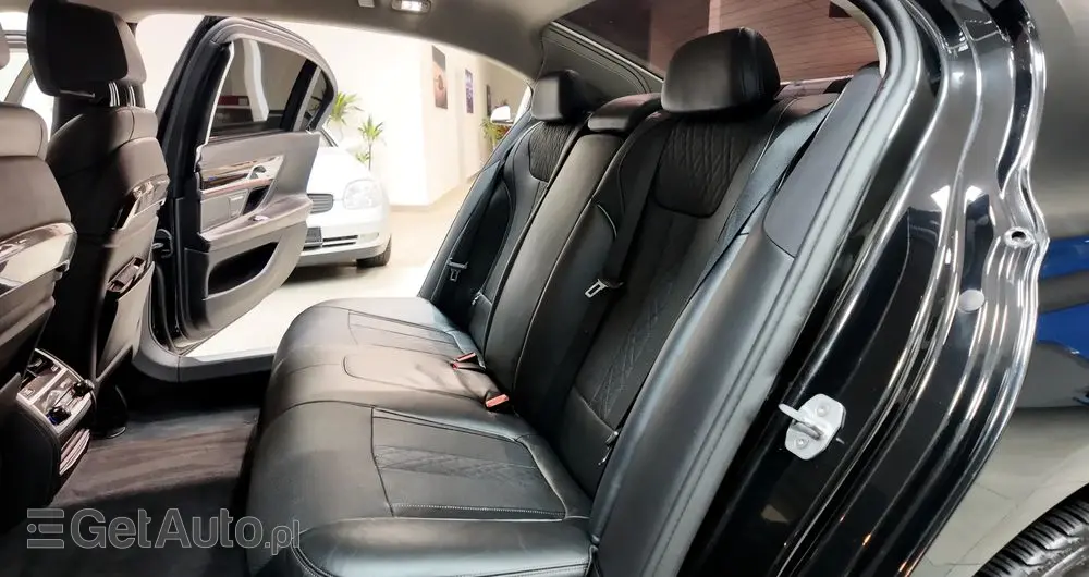 BMW Seria 7 750Li xDrive Edition Exclusive