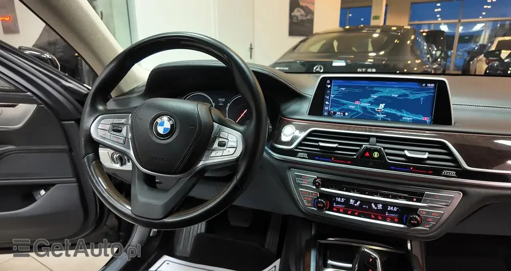 BMW Seria 7 750Li xDrive Edition Exclusive