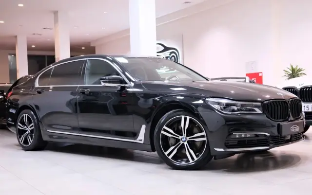 BMW Seria 7 750Li xDrive Edition Exclusive