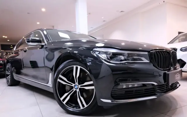 BMW Seria 7 750Li xDrive Edition Exclusive