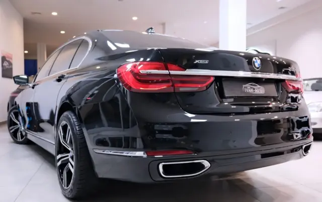 BMW Seria 7 750Li xDrive Edition Exclusive