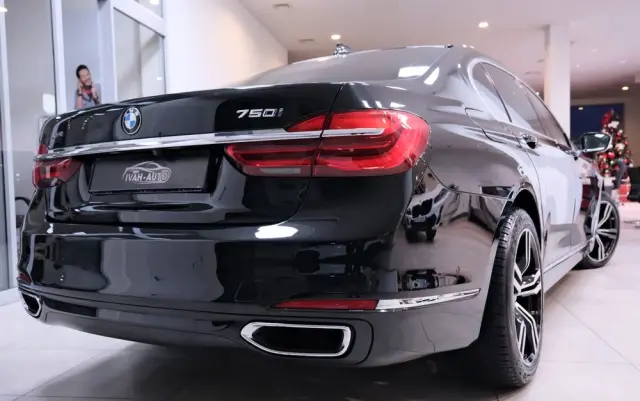 BMW Seria 7 750Li xDrive Edition Exclusive