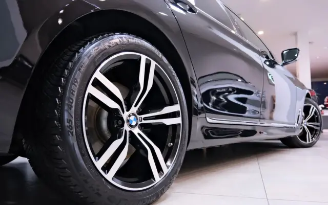 BMW Seria 7 750Li xDrive Edition Exclusive