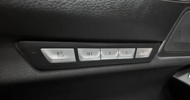 BMW Seria 7 750Li xDrive Edition Exclusive