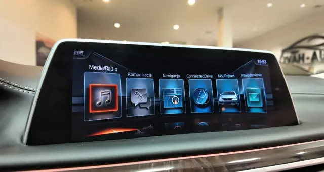 BMW Seria 7 750Li xDrive Edition Exclusive