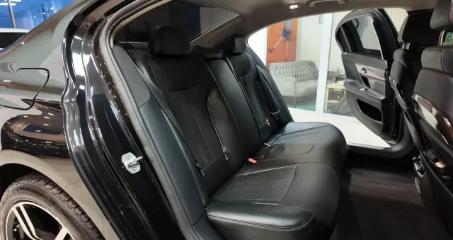 BMW Seria 7 750Li xDrive Edition Exclusive