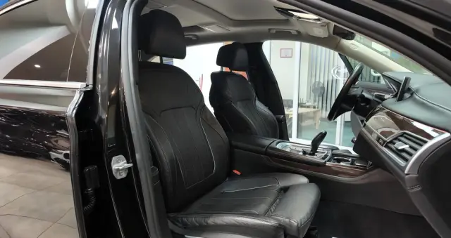 BMW Seria 7 750Li xDrive Edition Exclusive