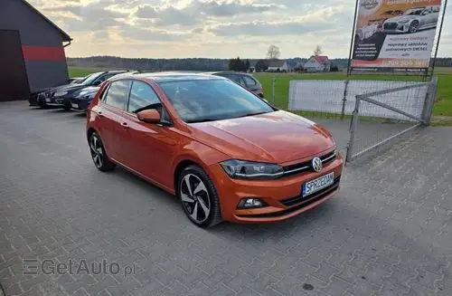 VOLKSWAGEN Polo 