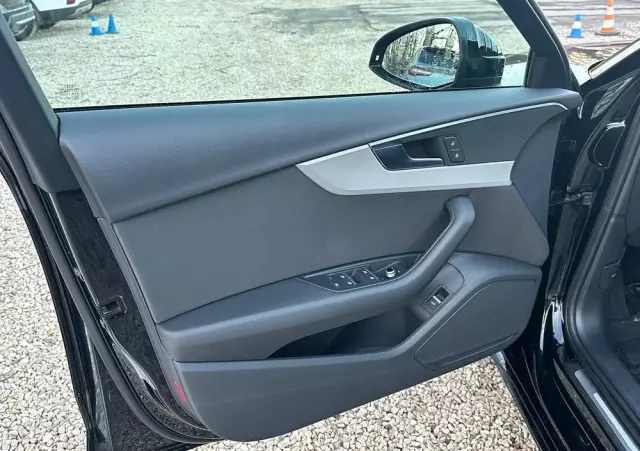 AUDI A4 35 TFSI mHEV Advanced S tronic