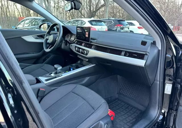 AUDI A4 35 TFSI mHEV Advanced S tronic