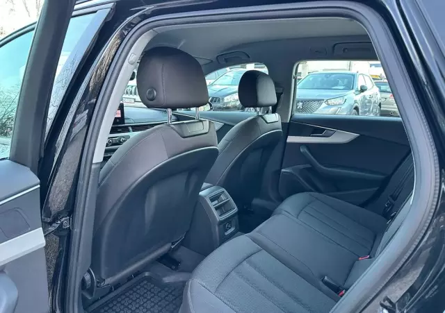 AUDI A4 35 TFSI mHEV Advanced S tronic