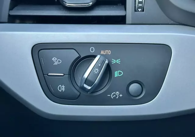 AUDI A4 35 TFSI mHEV Advanced S tronic