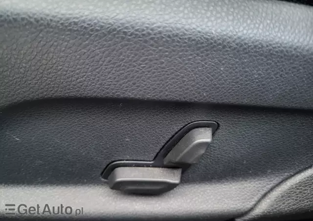 MERCEDES-BENZ Klasa C 180 d 9G-TRONIC