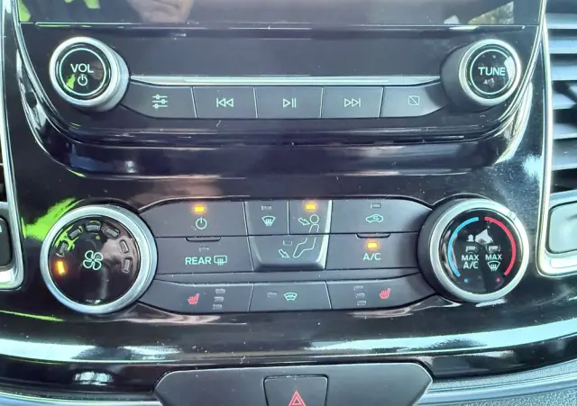 FORD Tourneo Custom 2.0 EcoBlue L1 Titanium