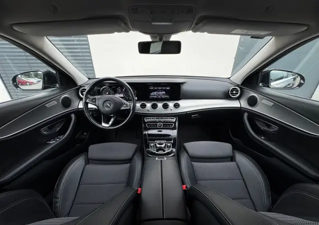 MERCEDES-BENZ Klasa E 220 d Business Edition 9G-TRONIC