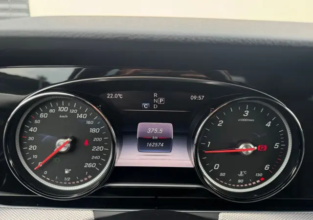 MERCEDES-BENZ Klasa E 220 d Business Edition 9G-TRONIC
