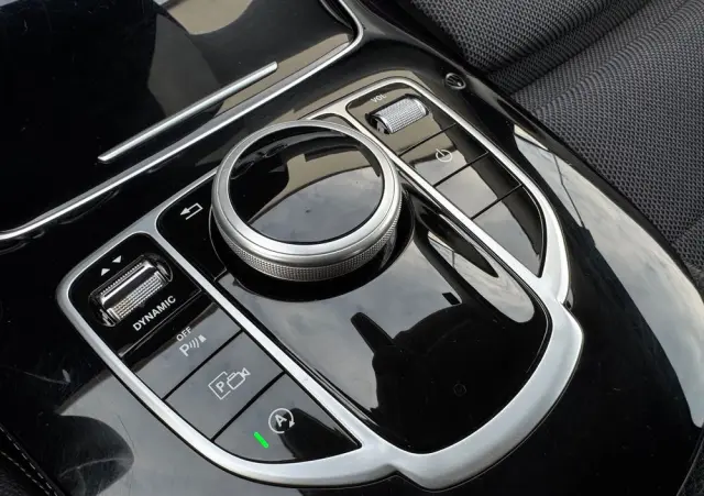 MERCEDES-BENZ Klasa E 220 d Business Edition 9G-TRONIC