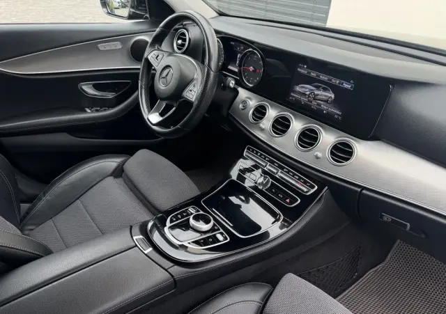 MERCEDES-BENZ Klasa E 220 d Business Edition 9G-TRONIC