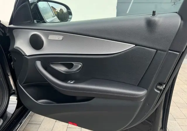 MERCEDES-BENZ Klasa E 220 d Business Edition 9G-TRONIC