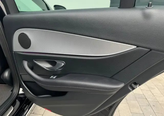 MERCEDES-BENZ Klasa E 220 d Business Edition 9G-TRONIC