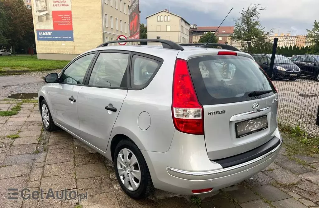 HYUNDAI I30 1.6 (126 KM)