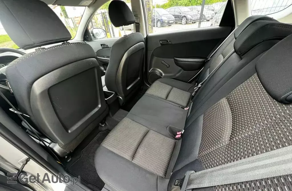 HYUNDAI I30 1.6 (126 KM)