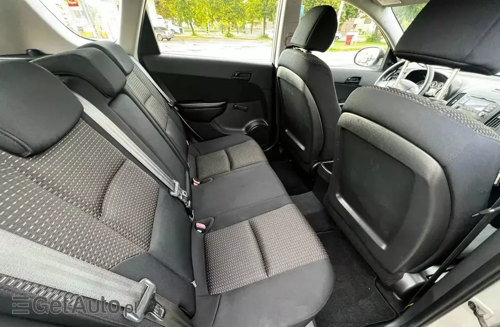 HYUNDAI I30 1.6 (126 KM)