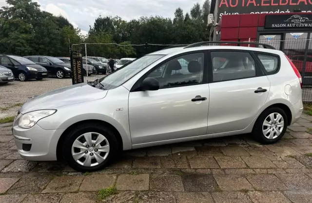 HYUNDAI I30 1.6 (126 KM)