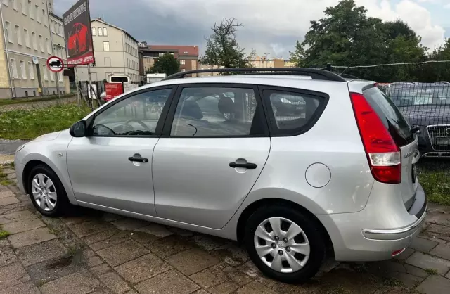HYUNDAI I30 1.6 (126 KM)