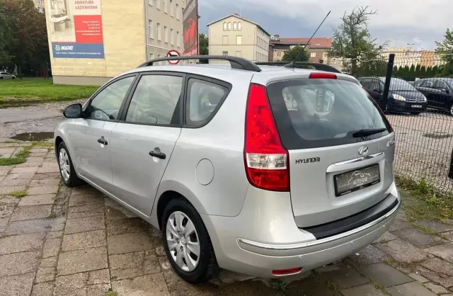 HYUNDAI I30 1.6 (126 KM)