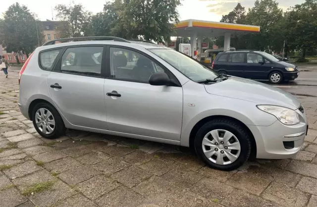 HYUNDAI I30 1.6 (126 KM)