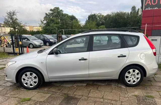 HYUNDAI I30 1.6 (126 KM)