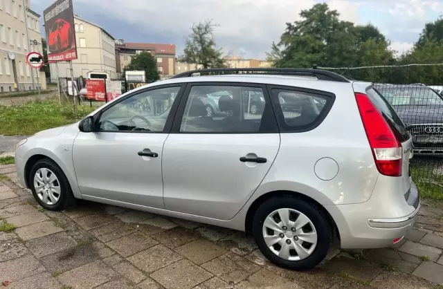 HYUNDAI I30 1.6 (126 KM)