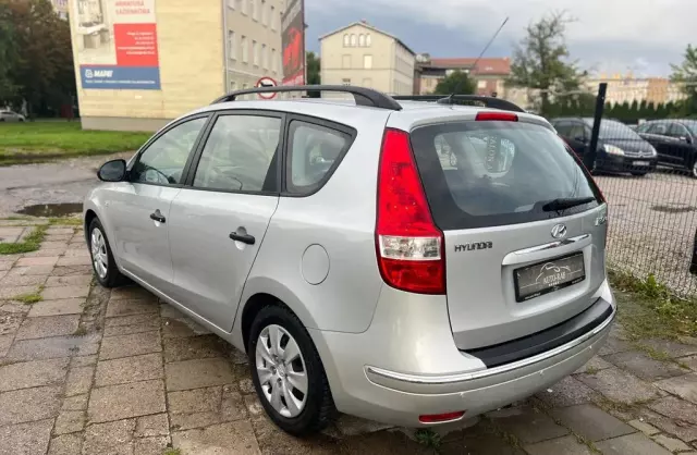 HYUNDAI I30 1.6 (126 KM)