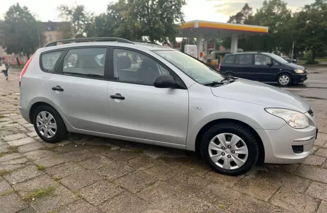 HYUNDAI I30 1.6 (126 KM)