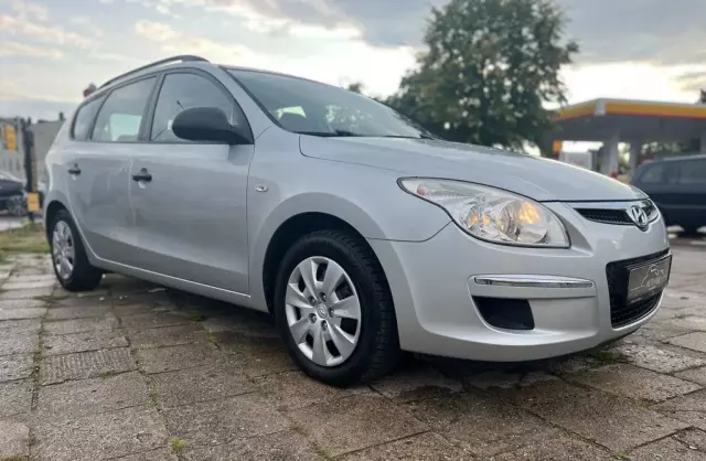 HYUNDAI I30 1.6 (126 KM)