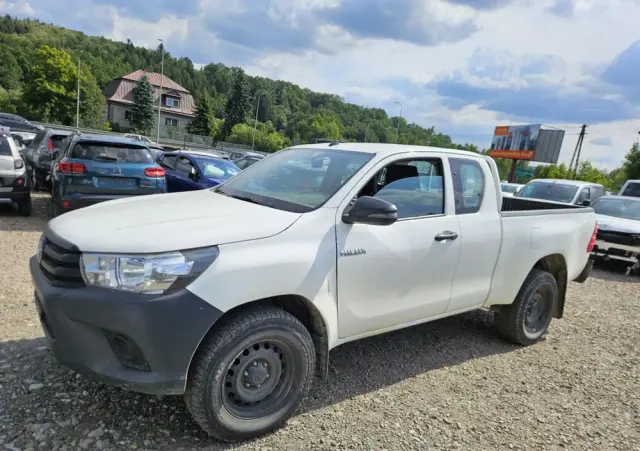 TOYOTA Hilux 