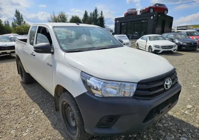 TOYOTA Hilux 
