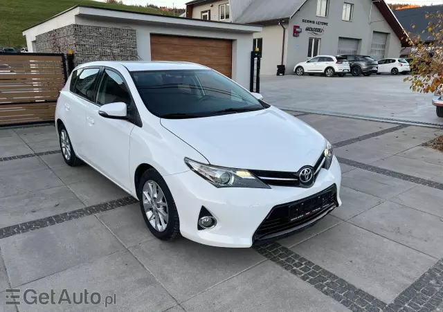 TOYOTA Auris 1.4 D-4D Edition