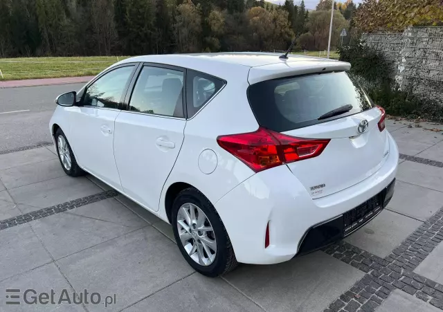 TOYOTA Auris 1.4 D-4D Edition