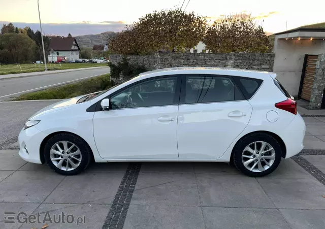 TOYOTA Auris 1.4 D-4D Edition