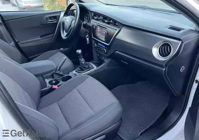 TOYOTA Auris 1.4 D-4D Edition