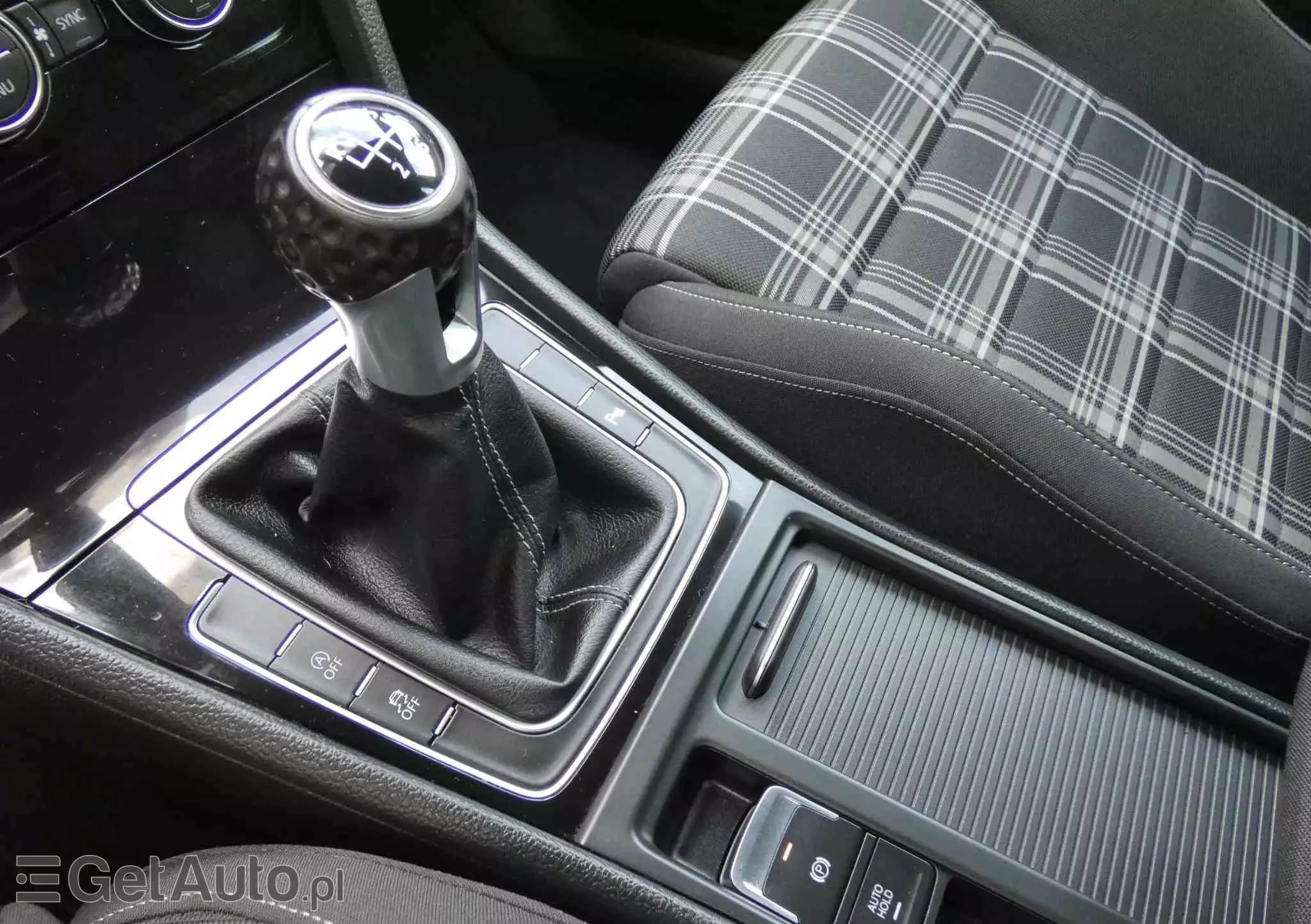 VOLKSWAGEN Golf VII 2.0 TDI BMT GTD