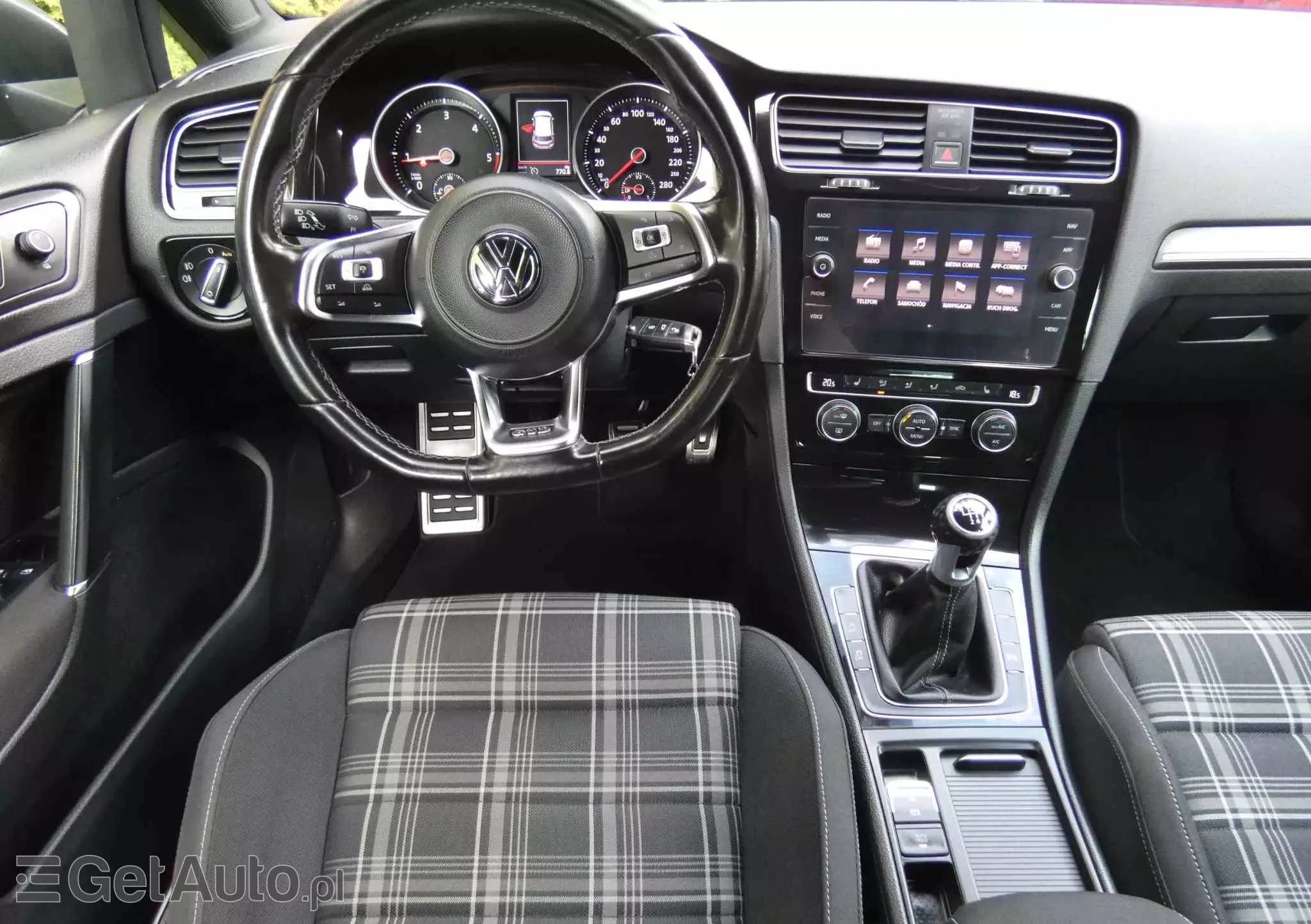 VOLKSWAGEN Golf VII 2.0 TDI BMT GTD