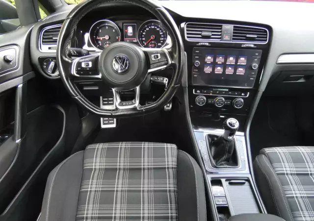VOLKSWAGEN Golf VII 2.0 TDI BMT GTD